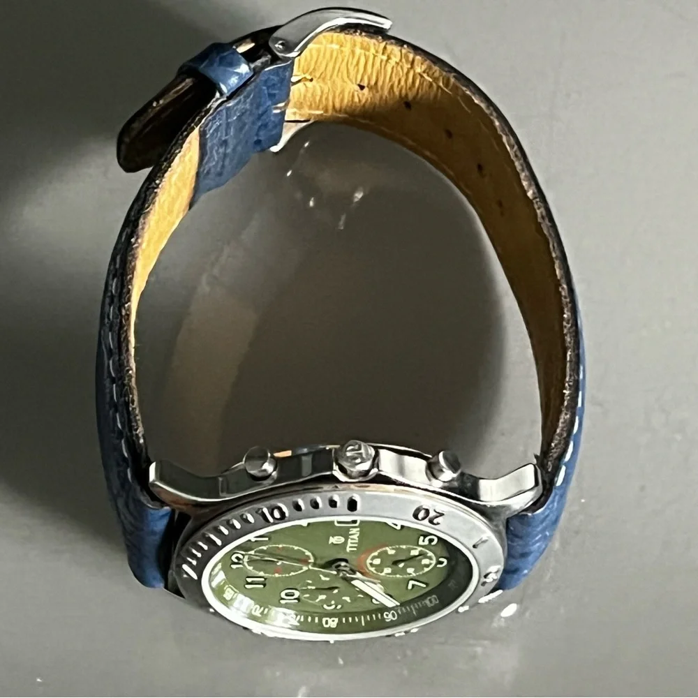 Titan Vintage Men's Water Resistant Watch